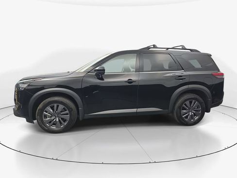 Used 2024 Nissan Pathfinder SV w/ SV Premium Package image 6