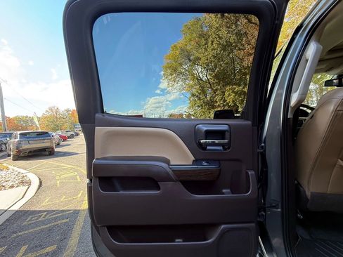 Used 2018 GMC Sierra 2500 Denali w/ Suspension Package, Off-Road image 19