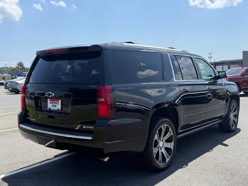Used 2018 Chevrolet Suburban Premier AWD/4WD image 3