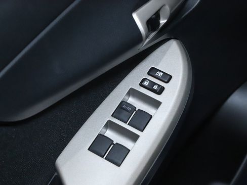 Used 2010 Toyota Corolla S image 16