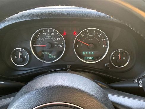 Used 2014 Jeep Wrangler Unlimited Sahara w/ Connectivity Group image 19