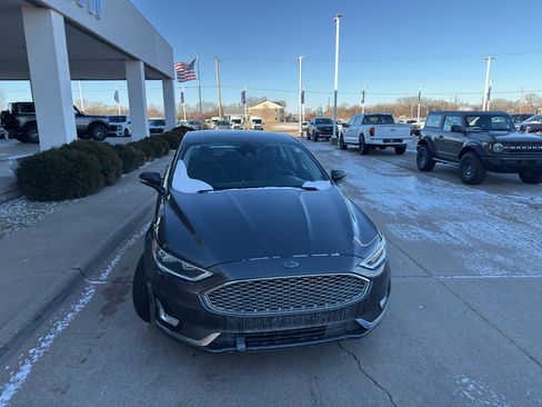 Used 2020 Ford Fusion Titanium image 2