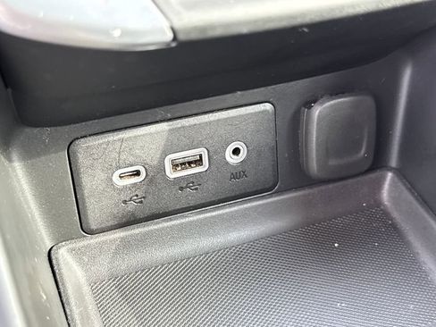 Used 2024 GMC Terrain SLE image 29