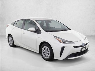 Used 2020 Toyota Prius LE FWD video 3