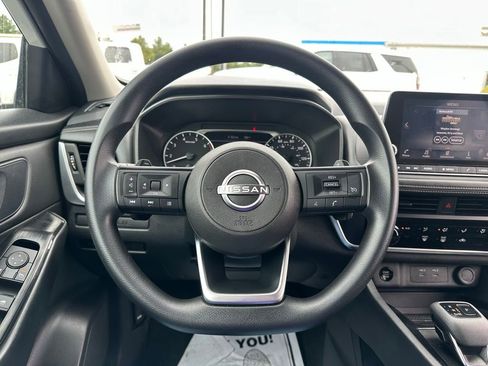 Used 2024 Nissan Rogue S AWD/4WD image 23