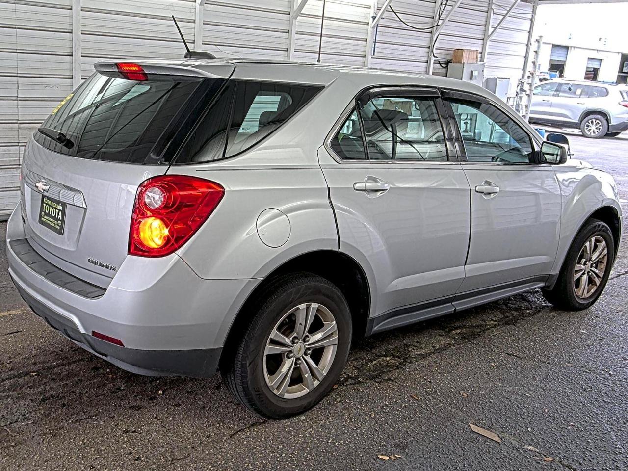 Used 2015 Chevrolet Equinox LS FWD image 3