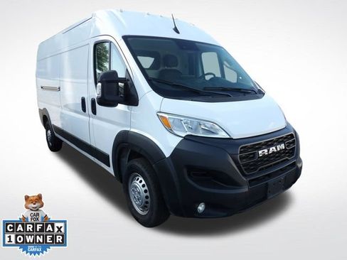 Used 2024 RAM ProMaster 2500 w/ Premium Convenience Group FWD image 2