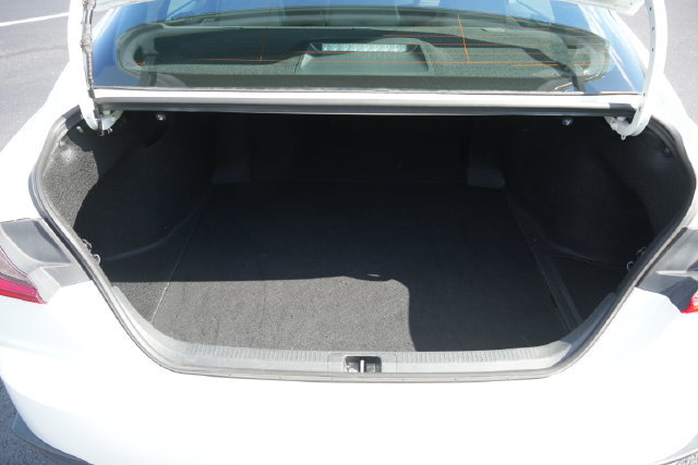 Used 2025 Toyota Camry SE FWD image 12