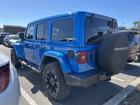 Used 2021 Jeep Wrangler Unlimited Sahara w/ Cold Weather Group image 3