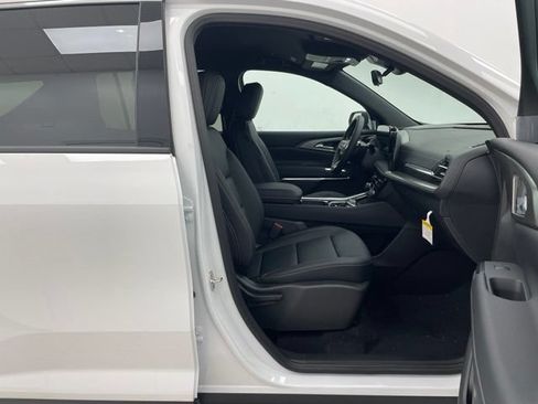 New 2026 Chevrolet Traverse LT w/ Driver Confidence Package AWD/4WD image 15
