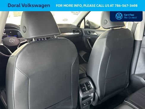 Certified 2024 Volkswagen Tiguan SE w/ Panoramic Sunroof Package FWD image 23