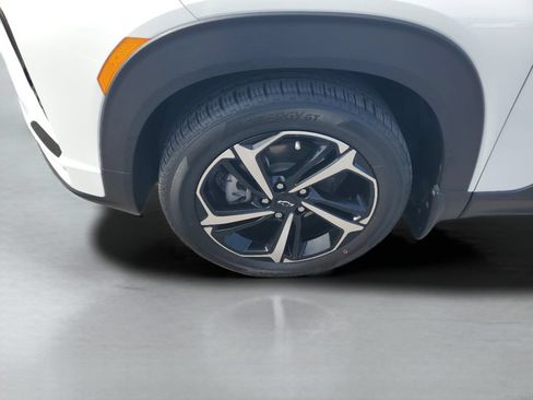 Used 2023 Chevrolet TrailBlazer RS w/ Sun and Liftgate Package FWD image 25