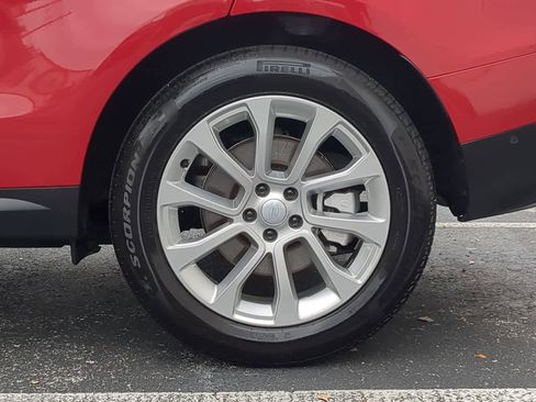 Used 2025 Land Rover Range Rover Sport SE image 14