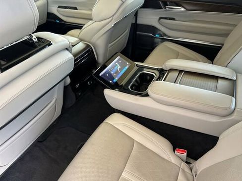 Used 2022 Jeep Grand Wagoneer Series II w/ Convenience Group III image 9