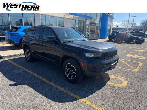 Used 2023 Jeep Grand Cherokee Trailhawk w/ Luxury Tech Group III AWD/4WD image 1