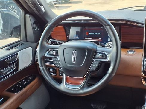 Certified 2024 Lincoln Navigator Reserve AWD/4WD image 8