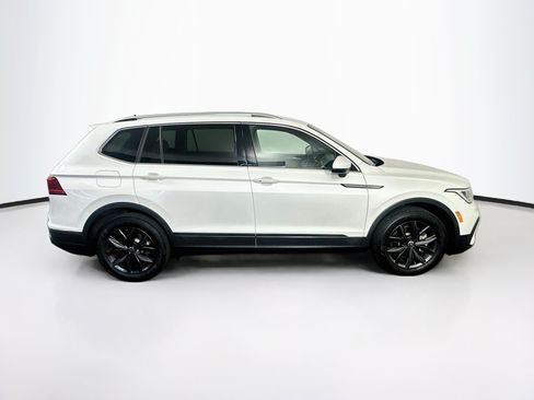 Used 2023 Volkswagen Tiguan SE FWD image 10