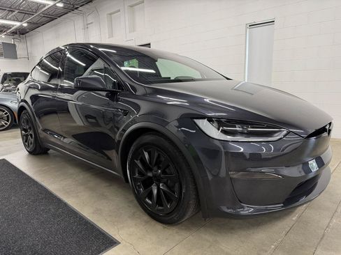 Used 2024 Tesla Model X AWD/4WD image 3