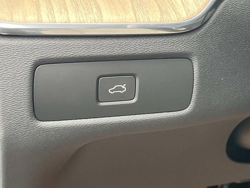 New 2026 Volvo XC60 B5 Plus w/ Climate Package image 23