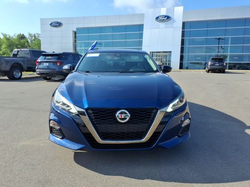 Used 2020 Nissan Altima 2.5 SR FWD image 8