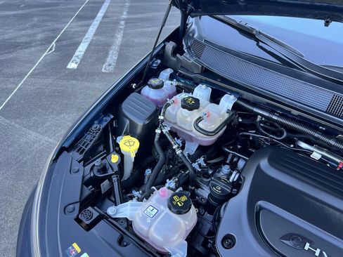 Used 2023 Chrysler Pacifica Touring-L w/ S Appearance Package image 62