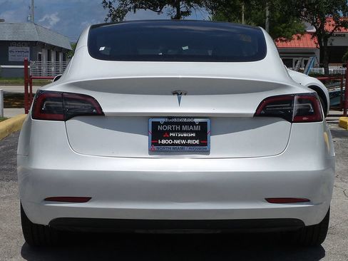 Used 2023 Tesla Model 3 Standard Range RWD image 11