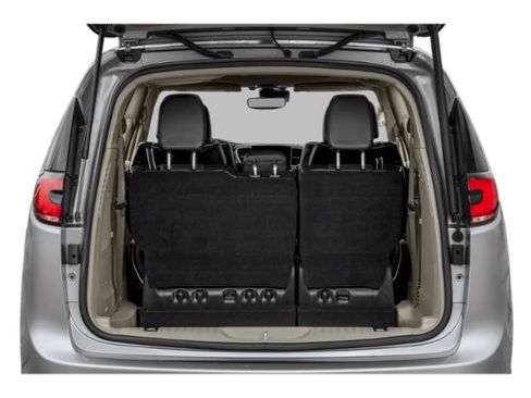 Certified 2025 Chrysler Pacifica Limited FWD image 10