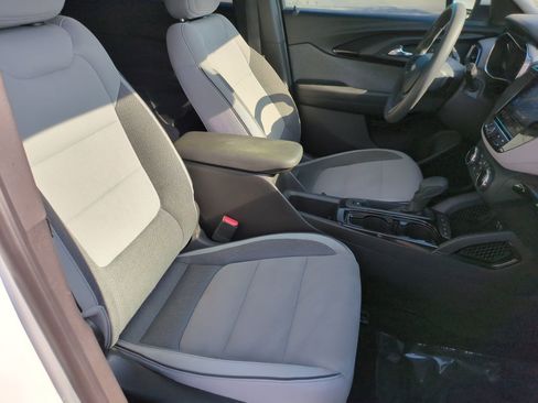Certified 2021 Chevrolet TrailBlazer LT w/ Convenience Package FWD image 31