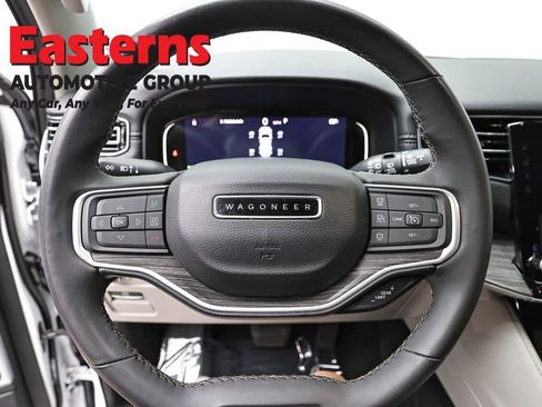 Used 2024 Jeep Wagoneer L Series II w/ Flexible Seating Group RWD image 10