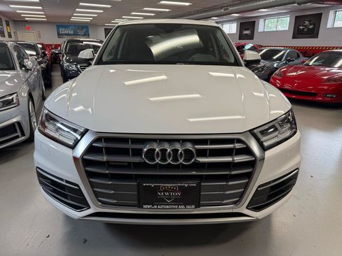 Used 2018 Audi Q5 2.0T Premium Plus w/ Premium Plus Package AWD/4WD image 2