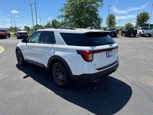 Certified 2025 Ford Explorer ST AWD/4WD image 8