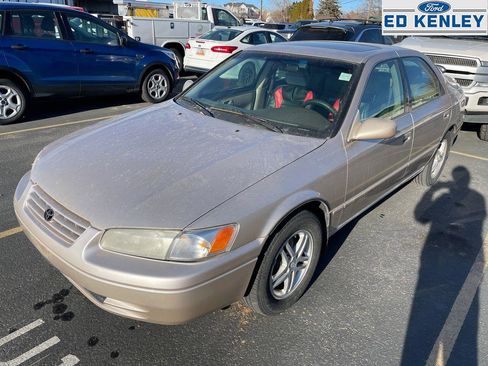 Used 1999 Toyota Camry LE image 2