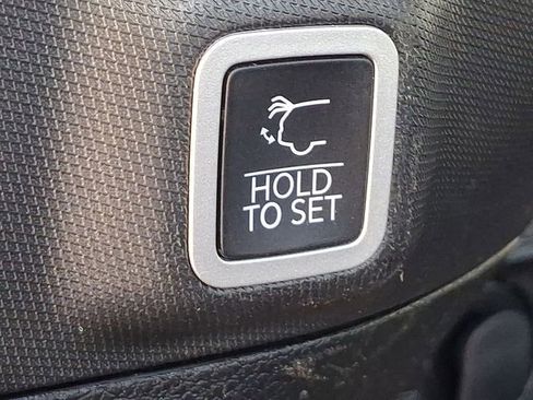 Used 2024 Jeep Grand Cherokee Altitude image 29