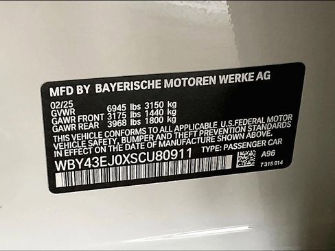 Used 2025 BMW i7 eDrive50 image 18