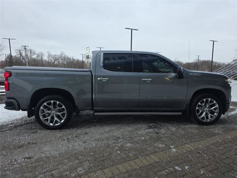Used 2020 Chevrolet Silverado 1500 High Country w/ Technology Package AWD/4WD image 6