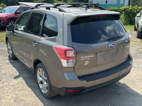 Used 2017 Subaru Forester 2.5i Touring AWD/4WD image 5