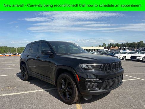 Used 2023 Jeep Grand Cherokee Limited w/ Luxury Tech Group II image 1