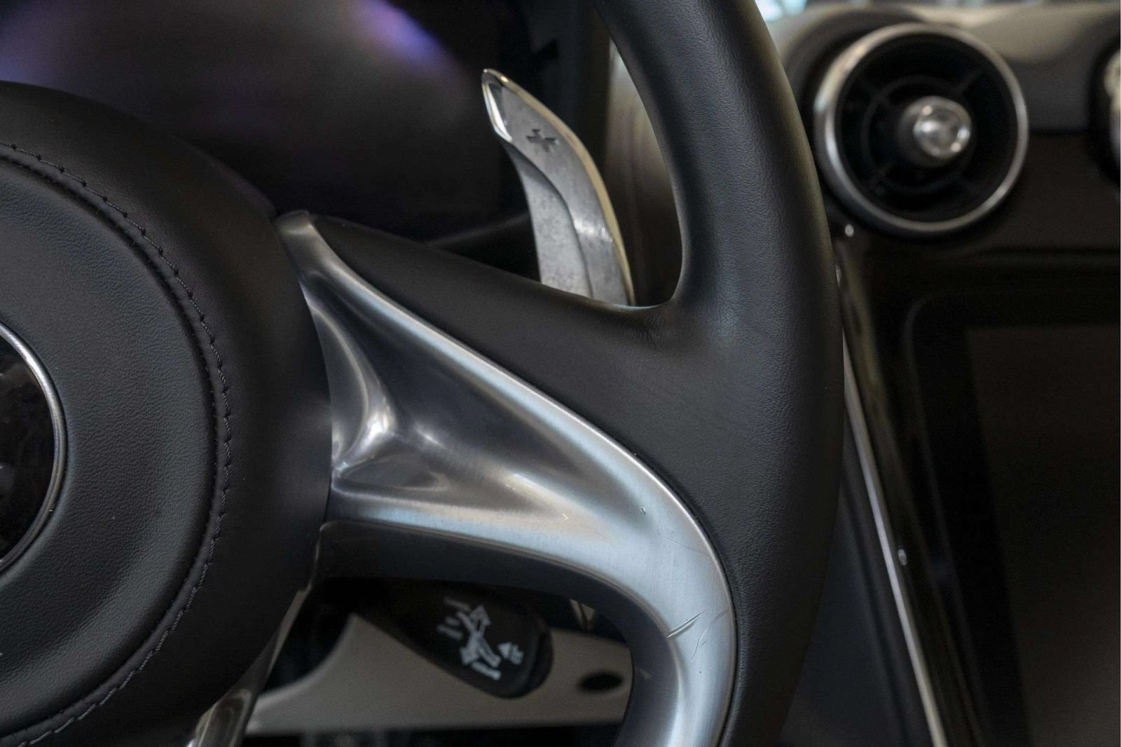 Used 2023 McLaren GT RWD image 24