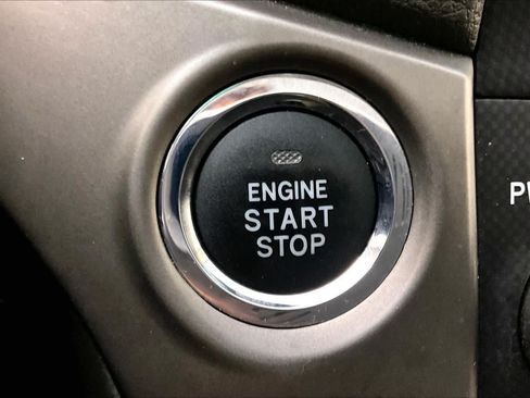 Used 2011 Toyota Land Cruiser w/ Upgrade Pkg AWD/4WD image 31