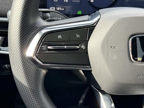 Used 2024 Honda Prologue EX image 9