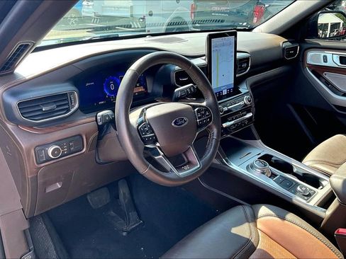 Used 2022 Ford Explorer King Ranch w/ Technology Package AWD/4WD image 5
