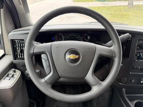 Used 2025 Chevrolet Express 2500 w/ Driver Convenience Package image 10