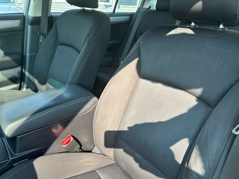 Used 2015 Subaru Legacy 2.5i Premium AWD/4WD image 17