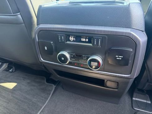Used 2024 Ford Expedition Platinum AWD/4WD image 17