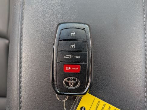 Used 2023 Toyota Venza XLE w/ Activity Package (TMS) AWD/4WD image 37