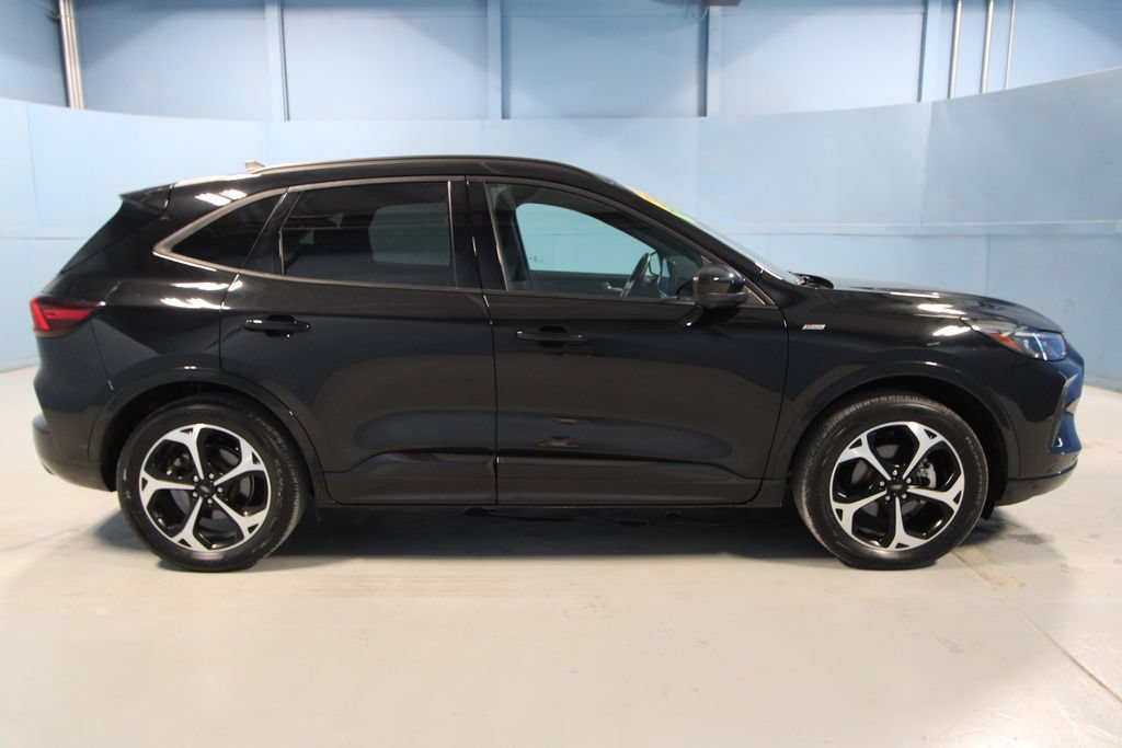 Used 2025 Ford Escape ST-Line Elite w/ Premium Technology Package AWD/4WD image 24