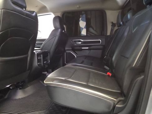 Used 2019 RAM 1500 Laramie AWD/4WD image 13