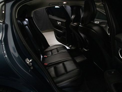 Used 2023 Volvo S60 T8 Plus w/ Climate Package image 18