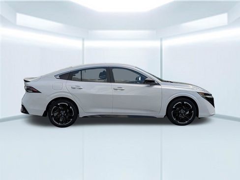 New 2026 Nissan Sentra SR w/ Floor Mat Package FWD image 9