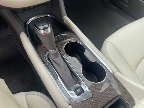 Used 2020 Chevrolet Malibu Premier FWD image 16